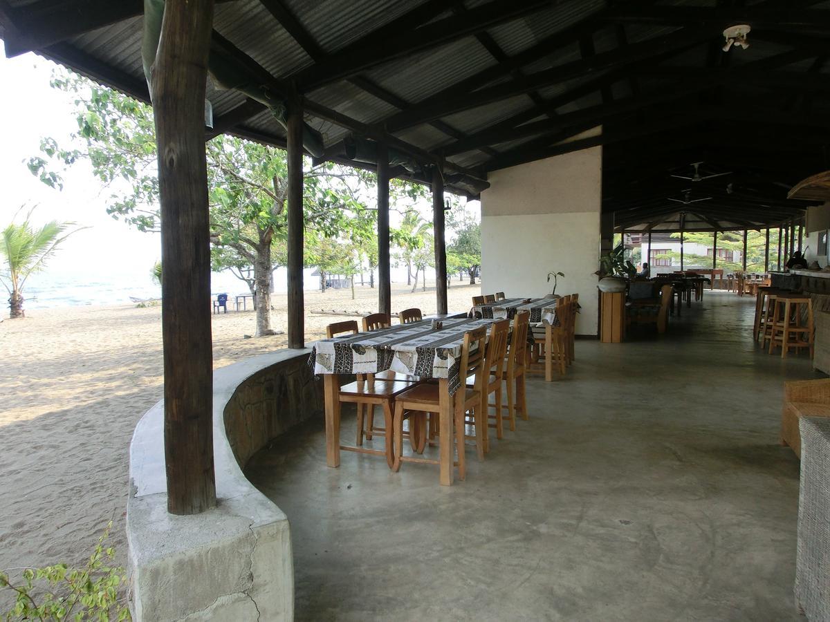 Matema Lake Shore Resort Extérieur photo