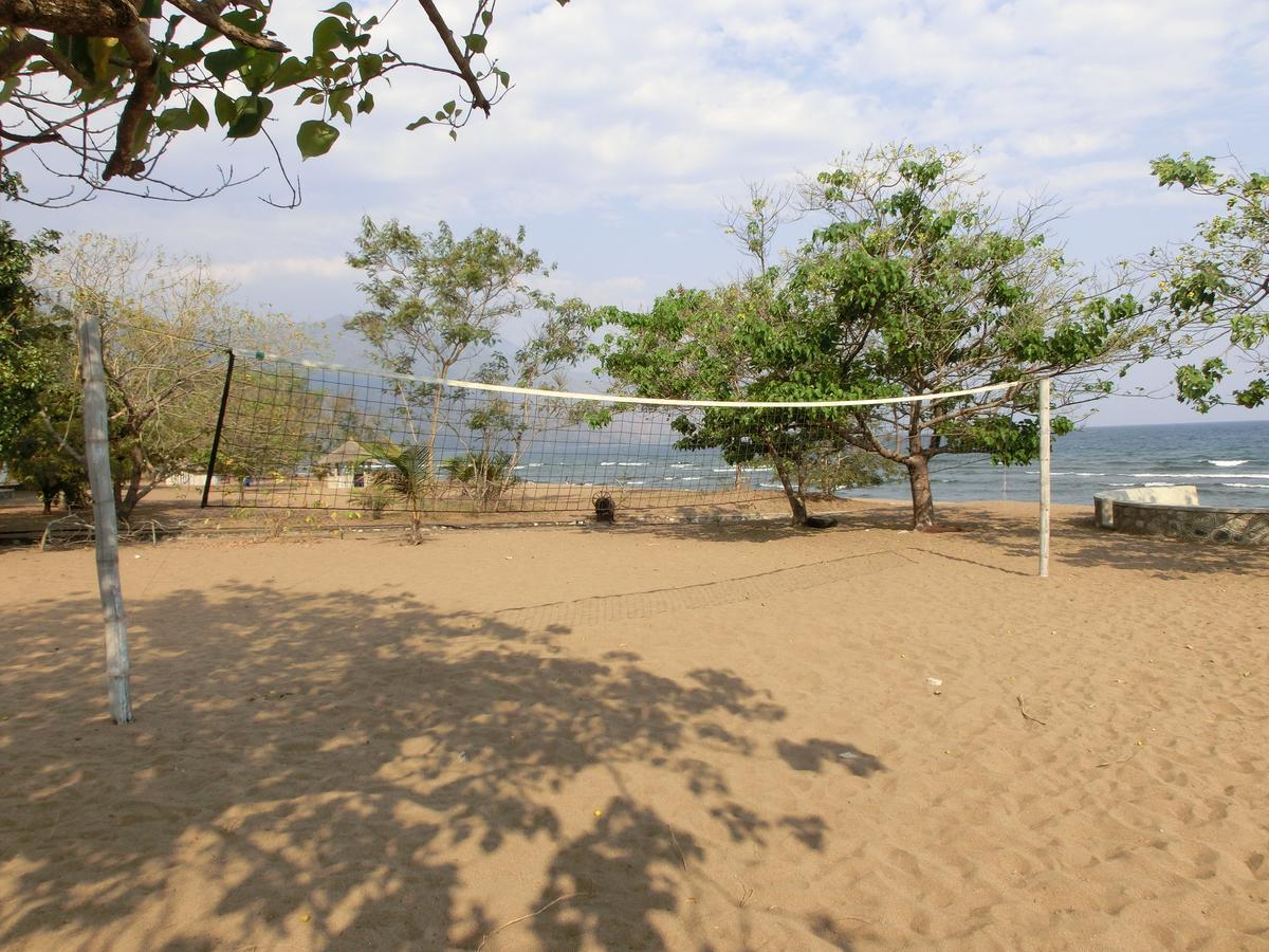 Matema Lake Shore Resort Extérieur photo