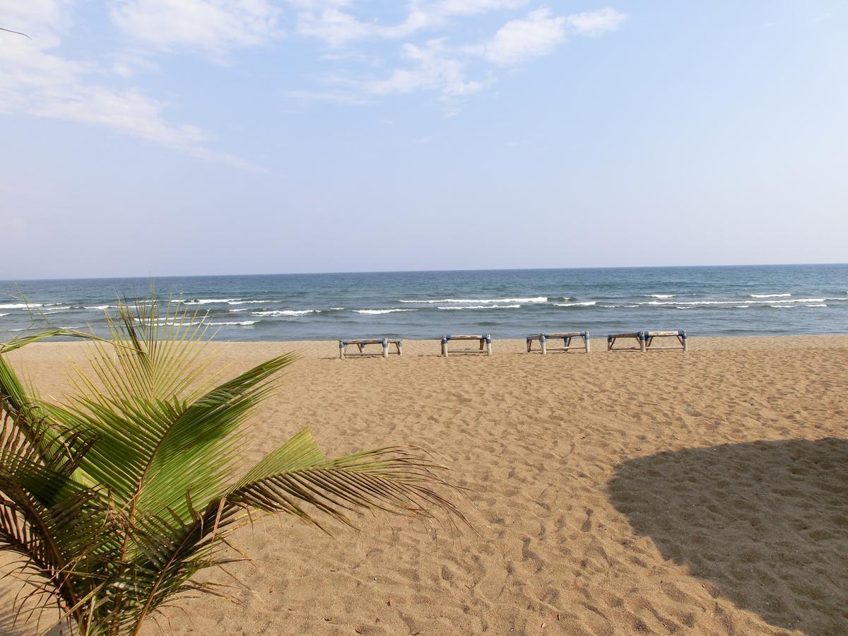 Matema Lake Shore Resort Extérieur photo