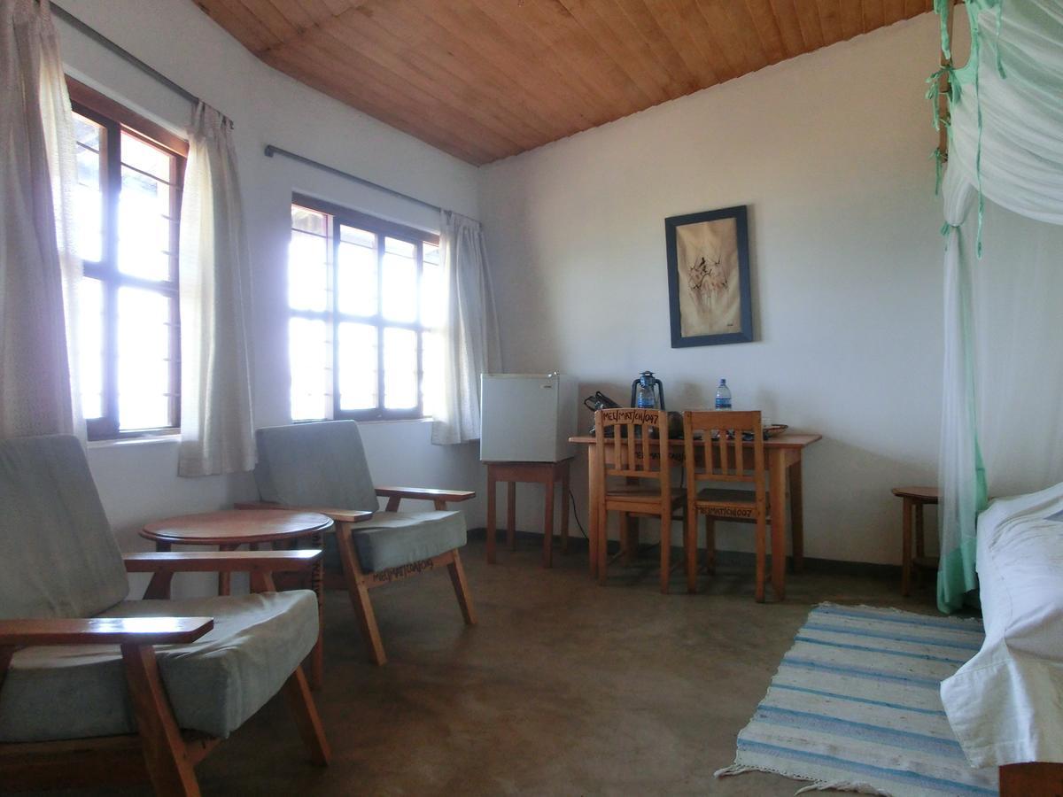 Matema Lake Shore Resort Extérieur photo