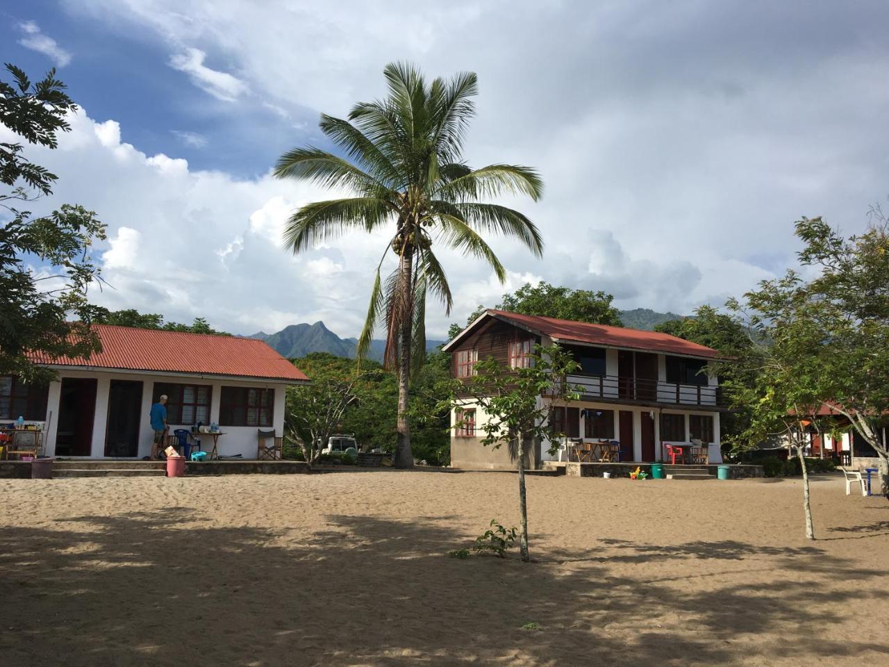 Matema Lake Shore Resort Extérieur photo